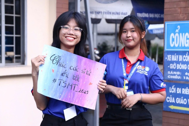 Tiếp sức mùa thi 2025 ứng dụng công nghệ, lan tỏa tinh thần tình nguyện- Ảnh 2. Tiếp sức mùa thi 2025 ứng dụng công nghệ, lan tỏa tinh thần tình nguyện- Ảnh 2.