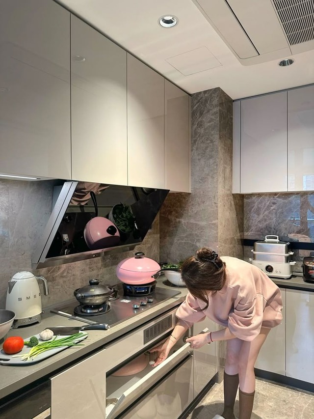 Nghĩ đi làm cả đời cũng không mua nổi nhà, “thế hệ cợt nhả” chọn ở thuê: “Khi 1 cây vàng không mua nổi 1 mét vuông đất”- Ảnh 1. Nghĩ đi làm cả đời cũng không mua nổi nhà, “thế hệ cợt nhả” chọn ở thuê: “Khi 1 cây vàng không mua nổi 1 mét vuông đất”- Ảnh 1.