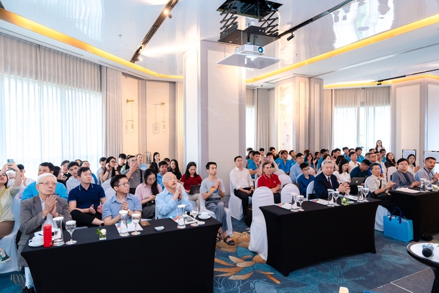 Đại biểu tham dự chương trình. Đại biểu tham dự chương trình.