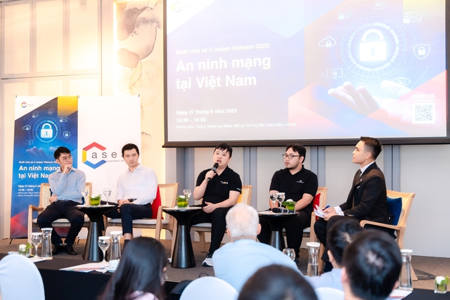 Các chuyên gia chia sẻ tại chương trình. Các chuyên gia chia sẻ tại chương trình.