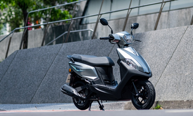 Duke 125 mẫu xe tay ga tiết kiệm xăng hơn Honda Vision, cốp rộng hơn cả Honda Lead!- Ảnh 1.
