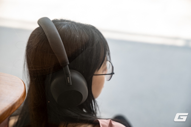 Trải nghiệm nhanh Sony WH-1000XM6: Chống ồn đỉnh, chất âm hay, đeo “sướng” tai nhưng vẫn có điểm cần chú ý- Ảnh 20. Trải nghiệm nhanh Sony WH-1000XM6: Chống ồn đỉnh, chất âm hay, đeo “sướng” tai nhưng vẫn có điểm cần chú ý- Ảnh 20.