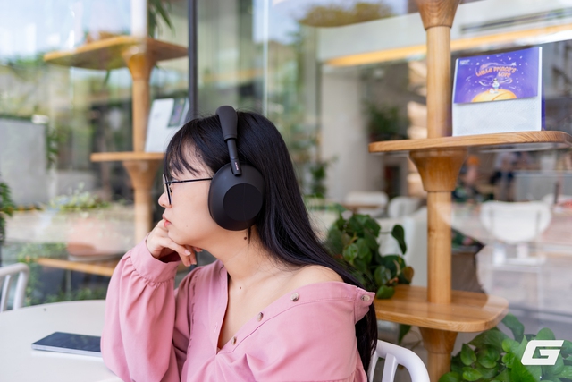 Trải nghiệm nhanh Sony WH-1000XM6: Chống ồn đỉnh, chất âm hay, đeo “sướng” tai nhưng vẫn có điểm cần chú ý- Ảnh 23. Trải nghiệm nhanh Sony WH-1000XM6: Chống ồn đỉnh, chất âm hay, đeo “sướng” tai nhưng vẫn có điểm cần chú ý- Ảnh 23.