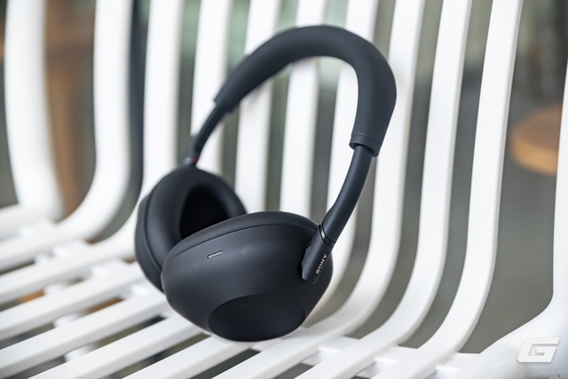Trải nghiệm nhanh Sony WH-1000XM6: Chống ồn đỉnh, chất âm hay, đeo “sướng” tai nhưng vẫn có điểm cần chú ý- Ảnh 27. Trải nghiệm nhanh Sony WH-1000XM6: Chống ồn đỉnh, chất âm hay, đeo “sướng” tai nhưng vẫn có điểm cần chú ý- Ảnh 27.