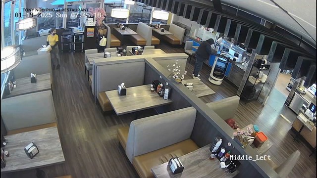 Robot ở h&agrave;ng phở Việt trị gi&aacute; 18.000 USD bất ngờ bị 'bắt c&oacute;c' ngay trước giờ mở cửa- Ảnh 3.