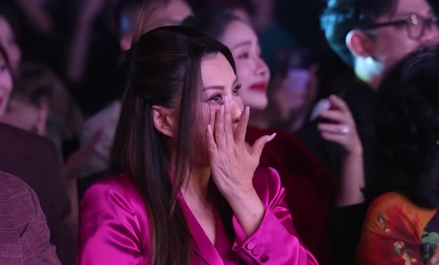 Vợ cũ Bằng Kiều bật khóc trước Đàm Vĩnh Hưng- Ảnh 2. Vợ cũ Bằng Kiều bật khóc trước Đàm Vĩnh Hưng- Ảnh 2.
