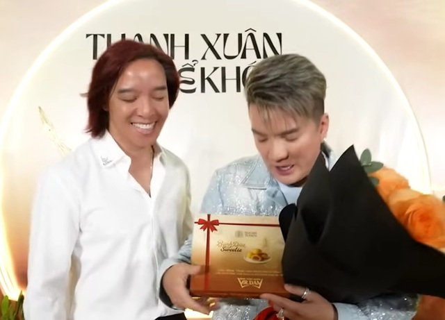 Vợ cũ Bằng Kiều bật khóc trước Đàm Vĩnh Hưng- Ảnh 1. Vợ cũ Bằng Kiều bật khóc trước Đàm Vĩnh Hưng- Ảnh 1.