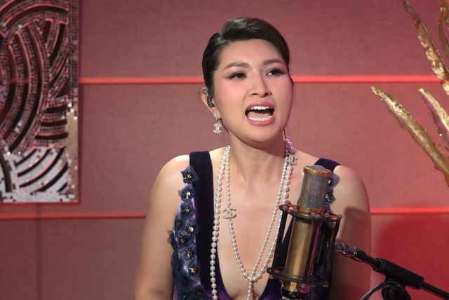 Nữ ca sĩ 44 tuổi bầu gần đẻ: "Nếu không đến với người đó, tôi tiếc nuối vô cùng"- Ảnh 1. Nữ ca sĩ 44 tuổi bầu gần đẻ: "Nếu không đến với người đó, tôi tiếc nuối vô cùng"- Ảnh 1.