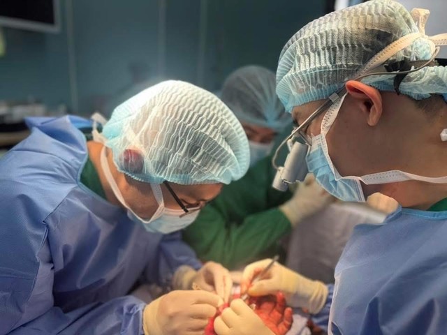 Cảnh báo tai nạn lao động nguy hiểm từ máy xay thịt- Ảnh 1. Cảnh báo tai nạn lao động nguy hiểm từ máy xay thịt- Ảnh 1.