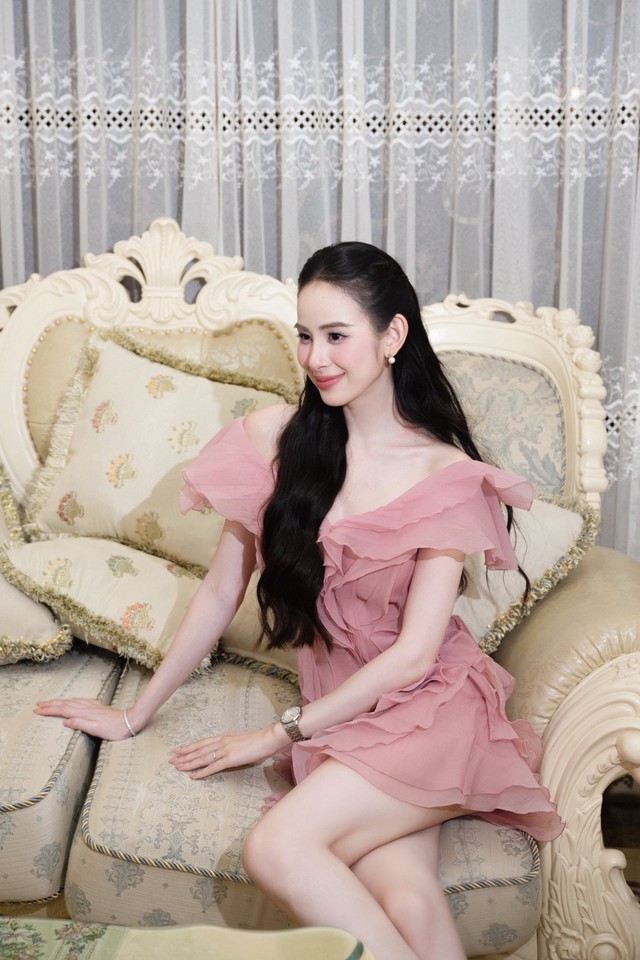 Giữa tranh cãi mỹ nhân 2k2 làm dâu hào môn sau khi chia tay Nam vương: Lộ clip chồng thiếu gia lên tiếng- Ảnh 3. Giữa tranh cãi mỹ nhân 2k2 làm dâu hào môn nhà cái hi88 chia tay Nam vương: Lộ clip chồng thiếu gia lên tiếng- Ảnh 3.