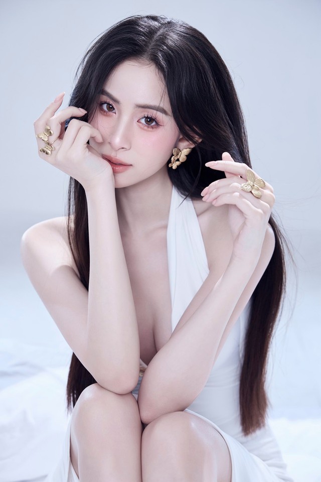 Giữa tranh cãi mỹ nhân 2k2 làm dâu hào môn sau khi chia tay Nam vương: Lộ clip chồng thiếu gia lên tiếng- Ảnh 1. Giữa tranh cãi mỹ nhân 2k2 làm dâu hào môn nhà cái hi88 chia tay Nam vương: Lộ clip chồng thiếu gia lên tiếng- Ảnh 1.