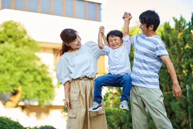 Đưa cháu trai đi siêu thị, cậu bé làm nát cả rổ nho, phản ứng của người ông khiến nhân viên tức đến phát khóc- Ảnh 3. Đưa cháu trai đi siêu thị, cậu bé làm nát cả rổ nho, phản ứng của người ông tải app hi88ến nhân viên tức đến phát khóc- Ảnh 3.