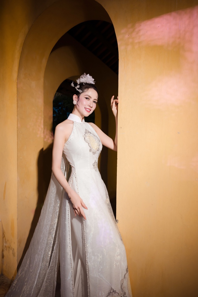 Hoa hậu Phan Thị Mơ đắt show sự kiện, tiết lộ chuyện xây nhà tiền tỷ tặng ba mẹ- Ảnh 5. Hoa hậu Phan Thị Mơ đắt show sự kiện, tiết lộ chuyện xây nhà tiền tỷ tặng ba mẹ- Ảnh 5.