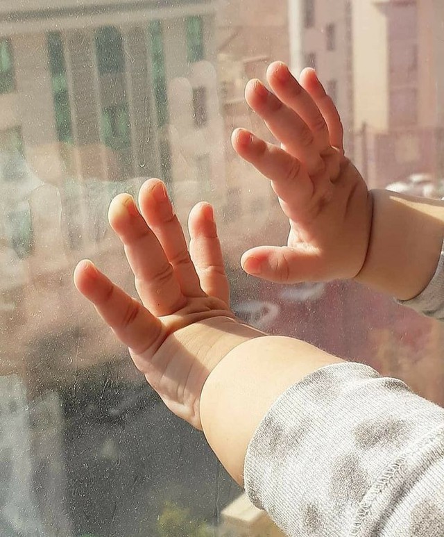 Bố mẹ có biết đặc điểm đôi bàn tay của bé cũng gợi mở về tương lai, năng lực và tính cách con sau này- Ảnh 1. Bố mẹ có biết đặc điểm đôi bàn tay của bé cũng gợi mở về tương lai, năng lực và tính cách con sau này- Ảnh 1.