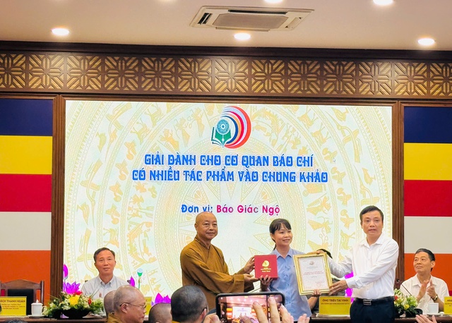 Lễ trao giải Báo chí Phật giáo lần thứ nhất - năm 2024 và Phát động Giải báo chí Phật giáo năm 2025- Ảnh 1. Lễ trao giải Báo chí Phật giáo lần thứ nhất - năm 2024 và Phát động Giải báo chí Phật giáo năm 2025- Ảnh 1.