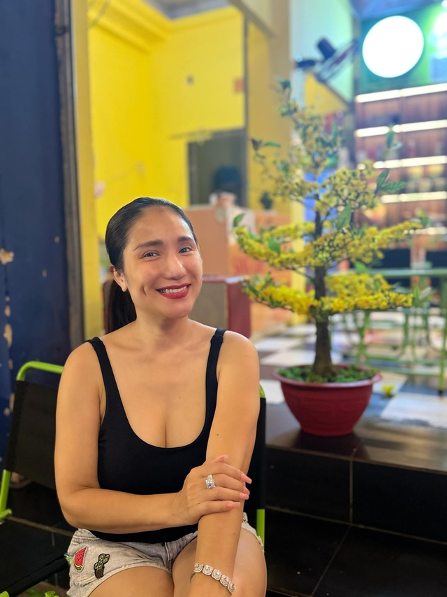 Nữ NSƯT chuyển sang nhà mới ngay mặt tiền đường số 8, quận Gò Vấp, vừa ở, vừa làm quán cafe- Ảnh 4. Nữ NSƯT chuyển sang nhà mới ngay mặt tiền đường số 8, quận Gò Vấp, vừa ở, vừa làm quán cafe- Ảnh 4.