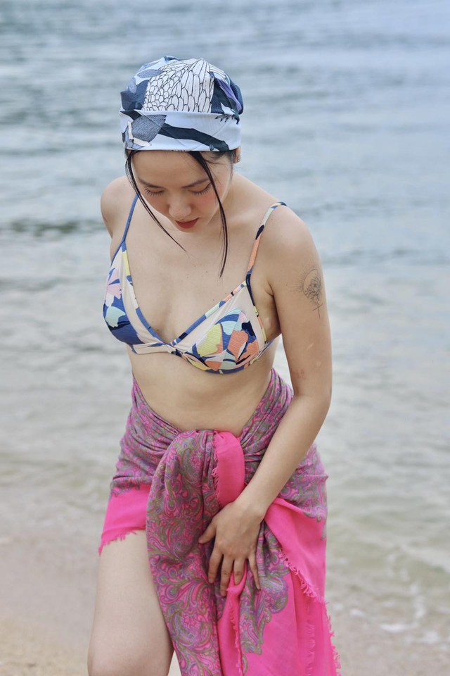 Nữ nghệ sĩ đình đám diện bikini gợi cảm, tự tin khoe body ở tuổi 41- Ảnh 3. Nữ nghệ sĩ đình đám diện bikini gợi cảm, tự tin khoe body ở tuổi 41- Ảnh 3.