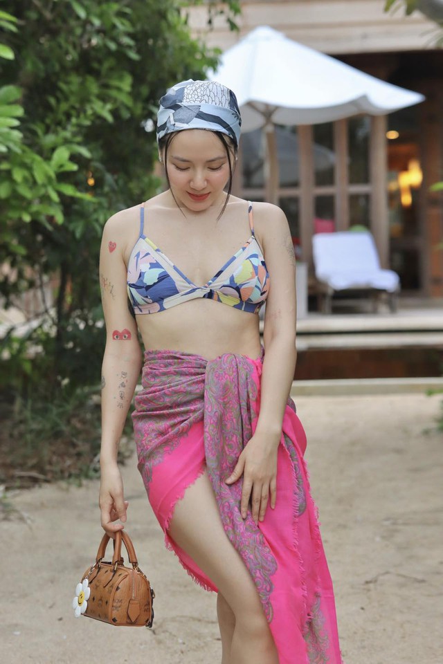 Nữ nghệ sĩ đình đám diện bikini gợi cảm, tự tin khoe body ở tuổi 41- Ảnh 4. Nữ nghệ sĩ đình đám diện bikini gợi cảm, tự tin khoe body ở tuổi 41- Ảnh 4.