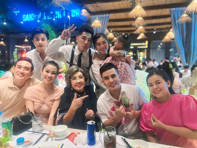 Diễn viên Thanh Trúc công khai đã kết hôn, có con gái đầu lòng với 1 ca sĩ Vbiz!- Ảnh 3. Diễn viên Thanh Trúc công khai đã kết hôn, có con gái đầu lòng với 1 ca sĩ Vbiz!- Ảnh 3.