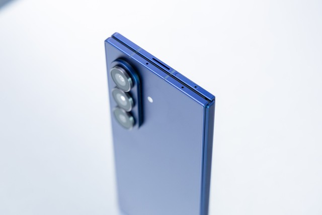 Samsung Galaxy Z Fold7: Siêu phẩm gập mở – định hình tương lai điện thoại thông minh- Ảnh 7. Samsung Galaxy Z Fold7: Siêu phẩm gập mở – định hình tương lai điện thoại thông minh- Ảnh 7.