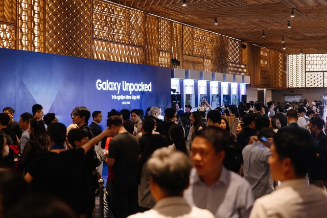 Samsung Galaxy Z Fold7: Siêu phẩm gập mở – định hình tương lai điện thoại thông minh- Ảnh 1. Samsung Galaxy Z Fold7: Siêu phẩm gập mở – định hình tương lai điện thoại thông minh- Ảnh 1.