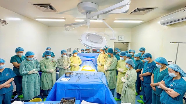 Hồi sinh sự sống từ trái tim nhân ái: Nghĩa cử cao đẹp tại Bệnh viện Nhân dân Gia Định- Ảnh 4. Hồi sinh sự sống từ trái tim nhân ái: Nghĩa cử cao đẹp tại Bệnh viện Nhân dân Gia Định- Ảnh 4.