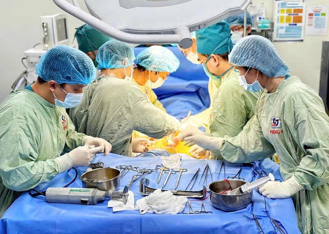 Hồi sinh sự sống từ trái tim nhân ái: Nghĩa cử cao đẹp tại Bệnh viện Nhân dân Gia Định- Ảnh 2. Hồi sinh sự sống từ trái tim nhân ái: Nghĩa cử cao đẹp tại Bệnh viện Nhân dân Gia Định- Ảnh 2.