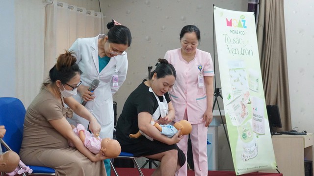 Bệnh viện Phụ sản MêKông RỘN RÀNG VỚI LỚP TIỀN SẢN CHUYÊN ĐỀ “CẤP CỨU SẶC SỮA- Ảnh 3. Bệnh viện Phụ sản MêKông RỘN RÀNG VỚI LỚP TIỀN SẢN CHUYÊN ĐỀ “CẤP CỨU SẶC SỮA- Ảnh 3.