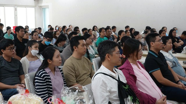 Bệnh viện Phụ sản MêKông RỘN RÀNG VỚI LỚP TIỀN SẢN CHUYÊN ĐỀ “CẤP CỨU SẶC SỮA- Ảnh 4. Bệnh viện Phụ sản MêKông RỘN RÀNG VỚI LỚP TIỀN SẢN CHUYÊN ĐỀ “CẤP CỨU SẶC SỮA- Ảnh 4.