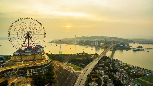 Quảng Ninh – 65 năm trưởng thành, vượt thách thức, vươn mình trong kỷ nguyên mới- Ảnh 1. Quảng Ninh – 65 năm trưởng thành, vượt thách thức, vươn mình trong kỷ nguyên mới- Ảnh 1.