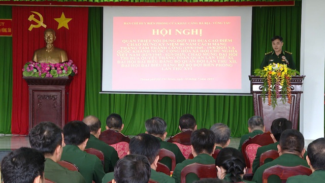 Trung tá Nguyễn Tất Trung, Chính trị viên Ban chỉ huy Biên phòng cửa khẩu cảng Bà Rịa - Vũng Tàu thuộc Ban Chỉ huy Bộ đội Biên phòng thành phố Hồ Chí Minh phát động thi đua tại hội nghị. Trung tá Nguyễn Tất Trung, Chính trị viên Ban chỉ huy Biên phòng cửa khẩu cảng Bà Rịa - Vũng Tàu thuộc Ban Chỉ huy Bộ đội Biên phòng thành phố Hồ Chí Minh phát động thi đua tại hội nghị.
