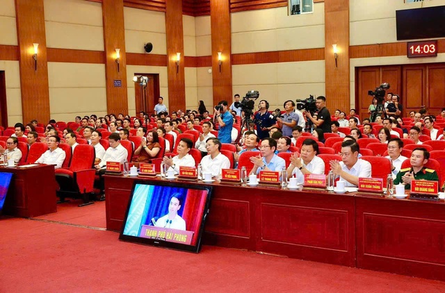 Hải Phòng: Tiếp xúc cử tri báo cáo kết quả Kỳ họp thứ 9, Quốc hội khóa XV- Ảnh 1. Hải Phòng: Tiếp xúc cử tri báo cáo kết quả Kỳ họp thứ 9, Quốc hội khóa XV- Ảnh 1.