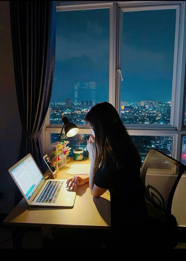Giữa bão sa thải, cô gái 26 tuổi vẫn giữ được 3 công việc: lich truc tiep bong da ngoai hang anh nhập 65 triệu đồng/tháng!- Ảnh 1.