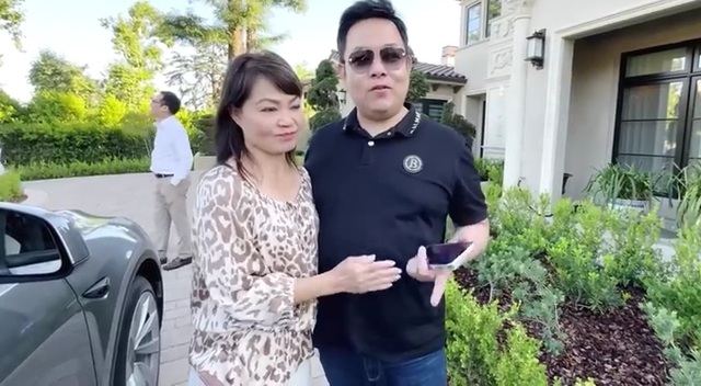 Anh ruột Quang Lê sở hữu biệt thự 16 triệu đô tại Mỹ, cho vợ 80 căn nhà- Ảnh 1. Anh ruột Quang Lê sở hữu biệt thự 16 triệu đô tại Mỹ, cho vợ 80 căn nhà- Ảnh 1.