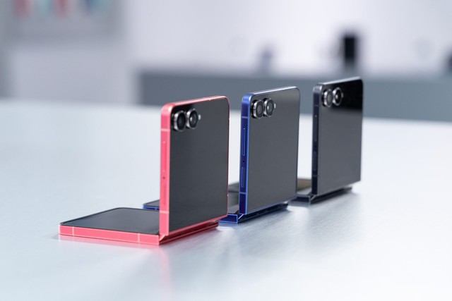 Galaxy Z Flip7: Sức mạnh AI, phong cách gập gọn- Ảnh 2.