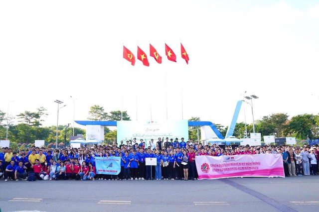 Ra quân các hoạt động hè 2025 vì một khu đô thị đại học xanh- Ảnh 2. Ra quân các hoạt động hè 2025 vì một khu đô thị đại học xanh- Ảnh 2.