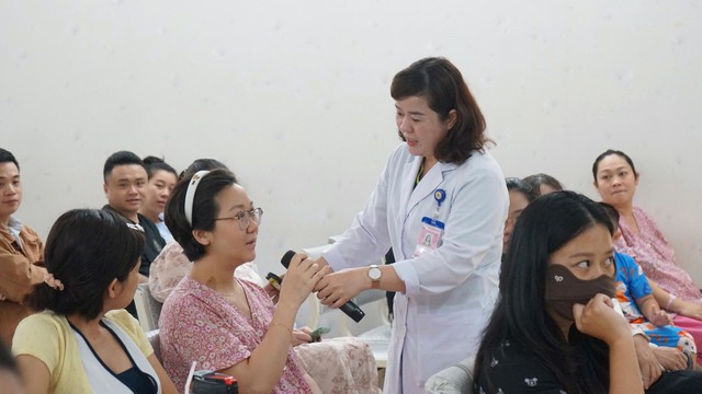 Sôi nổi lớp học tiền sản với chủ đề: “Phòng ngừa băng huyết sau sanh” tại Bệnh viện Phụ sản Mêkông- Ảnh 2. Sôi nổi lớp học tiền sản với chủ đề: “Phòng ngừa băng huyết sau sanh” tại Bệnh viện Phụ sản Mêkông- Ảnh 2.