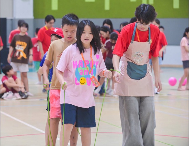 Cùng Teen Ams xây dựng trại hè: Toả sáng những mơ ước bé thơ- Ảnh 12. Cùng Teen Ams xây dựng trại hè: Toả sáng những mơ ước bé thơ- Ảnh 12.