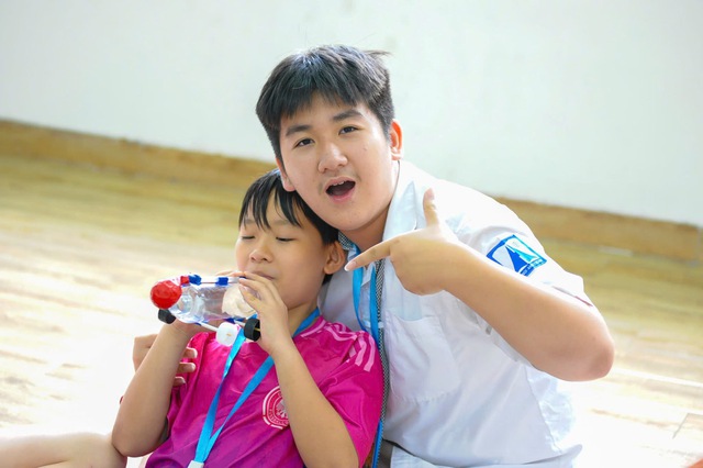 Cùng Teen Ams xây dựng trại hè: Toả sáng những mơ ước bé thơ- Ảnh 14. Cùng Teen Ams xây dựng trại hè: Toả sáng những mơ ước bé thơ- Ảnh 14.