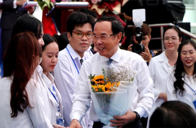 Sở Y tế TP.Hồ Chí Mình: Đã có bác sĩ trẻ đăng ký thực hành tại Trạm y tế của Đặc khu Côn Đảo- Ảnh 1. Sở Y tế TP.Hồ Chí Mình: Đã có bác sĩ trẻ đăng ký thực hành tại Trạm y tế của Đặc khu Côn Đảo- Ảnh 1.