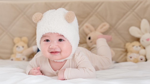 Khoe ảnh con trai mới 5 tháng tuổi, Hồ Quang Hiếu khiến dân tình phát sốt vì nụ cười Khoe ảnh con trai mới 5 tháng tuổi, Hồ Quang Hiếu khiến dân tình phát sốt vì nụ cười