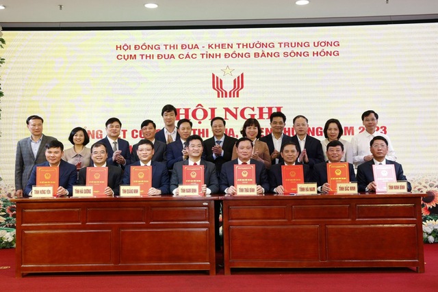Một số vấn đề đặt ra đối với công tác thi đua, khen thưởng trong cơ quan Nhà nước giai đoạn hiện nay
- Ảnh 3.
