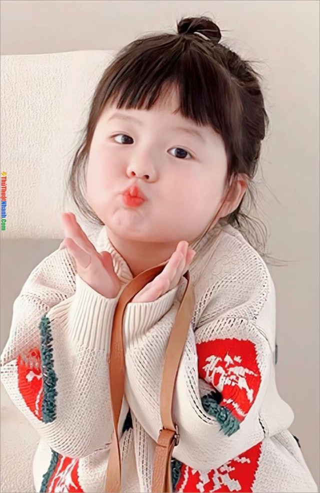 Bố mẹ có EQ thấp sẽ làm những việc này khi thấy con ăn vạ ở nơi công cộng- Ảnh 1. Bố mẹ có EQ thấp sẽ làm những việc này khi thấy hi88.com lừa đảo ăn vạ ở nơi công cộng- Ảnh 1.