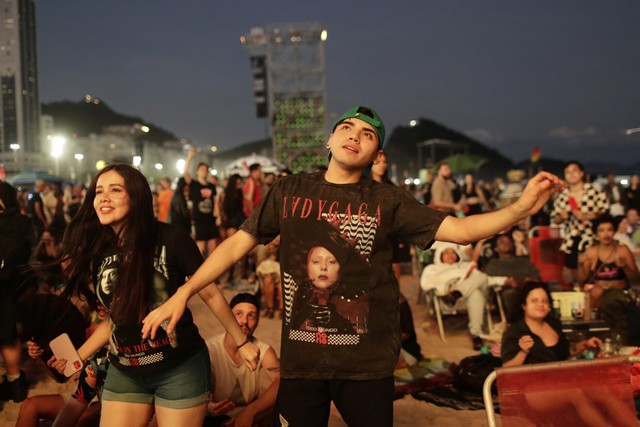 Vạch trần con số 2,5 triệu khiến Lady Gaga bị chỉ trích “phông bạt”- Ảnh 7.