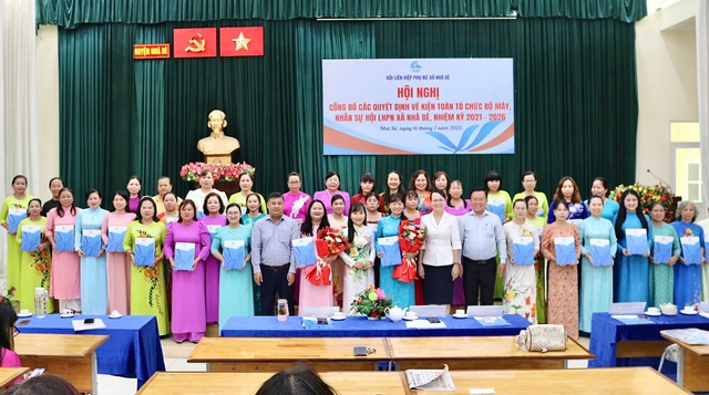Hội LHPN xã Nhà Bè kiện toàn tổ chức bộ máy, nhân sự nhiệm kỳ 2021 – 2026- Ảnh 1. Hội LHPN xã Nhà Bè kiện toàn tổ chức bộ máy, nhân sự nhiệm kỳ 2021 – 2026- Ảnh 1.