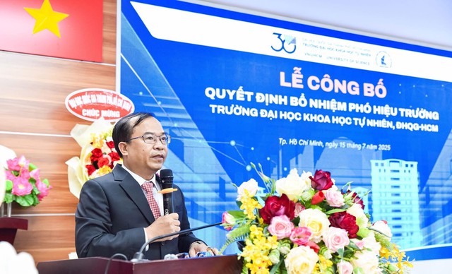 GS.TS Nguyễn Trung Nhân phát biểu nhận nhiệm vụ.