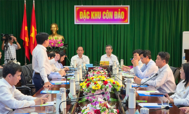 Các chuyên gia y tế đề xuất các giải pháp trước mắt và lâu dài giúp nâng cao năng lực y tế tại Đặc khu Côn Đảo dưới sự chủ trì của Đồng chí Nguyễn Phước Lộc, Phó Bí thư Thành uỷ TP.HCM.