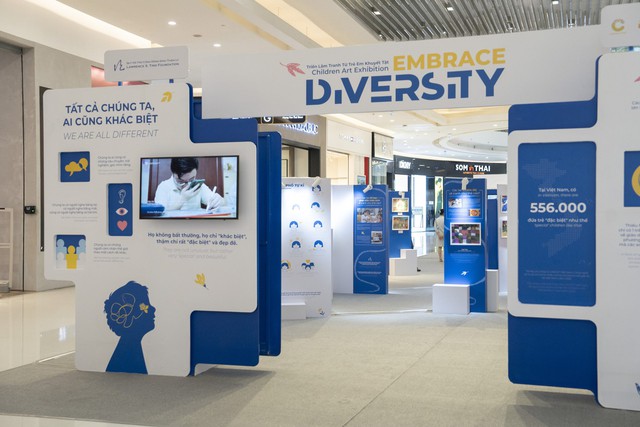 Triển lãm tranh từ trẻ khuyết tật “Embrace Diversity 2025”: Khi sự khác biệt dệt nên thế giới- Ảnh 2.