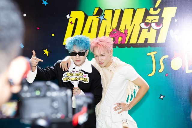 JSOL tán tỉnh Lâm Thanh Mỹ, "thả thính" tung trời cùng dàn "Anh trai say hi" trong MV mới
- Ảnh 3. JSOL tán tỉnh Lâm Thhi88. com Mỹ, "thả thính" tung trời cùng dàn "Anh trai say hi" trong MV mới
- Ảnh 3.