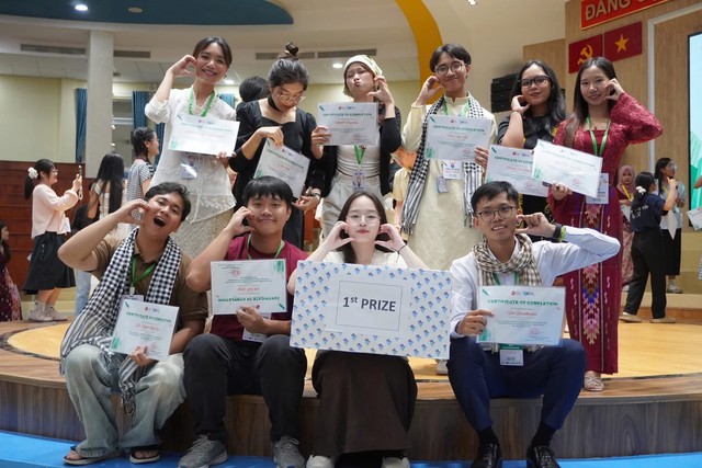 Lễ bế mạc Trại hè AUN-VNUHCM Summer Program 2025: Kết nối tri thức, truc tiep bong da vtv6 tỏa hành động vì phát triển bền vững- Ảnh 4.